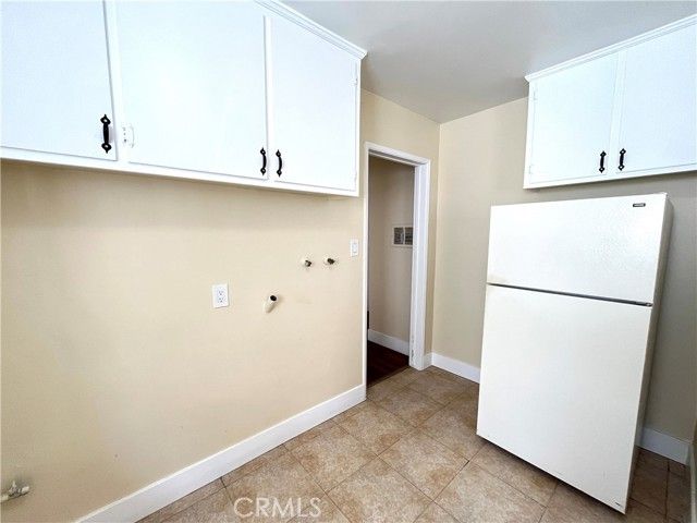 12915 Doty Avenue B, Hawthorne, CA 90250