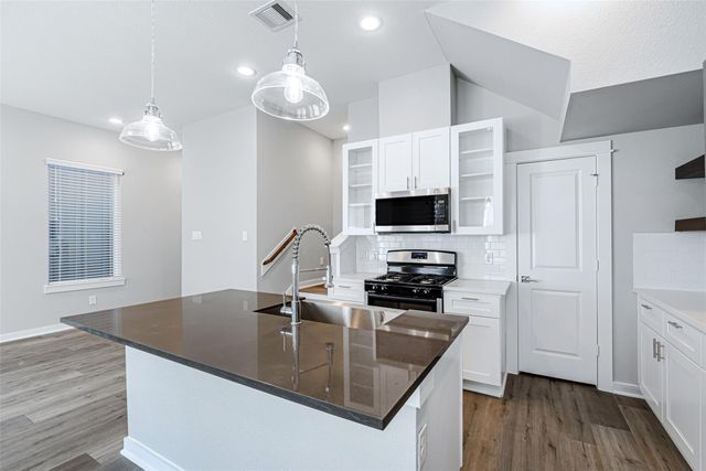 8423 Berry Brush Lane, Houston, TX 77022