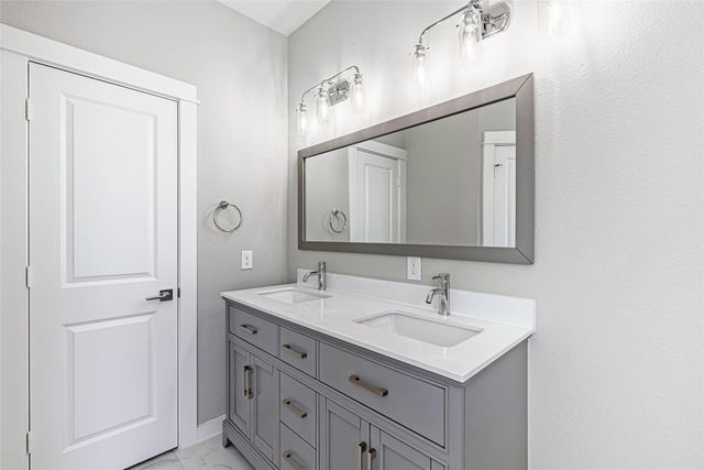 8423 Berry Brush Lane, Houston, TX 77022