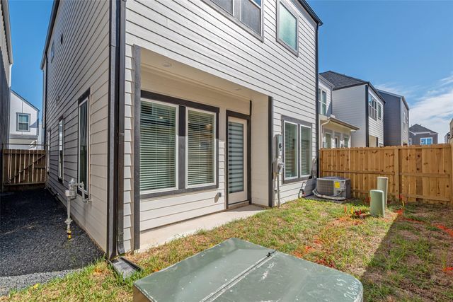 8423 Berry Brush Lane, Houston, TX 77022