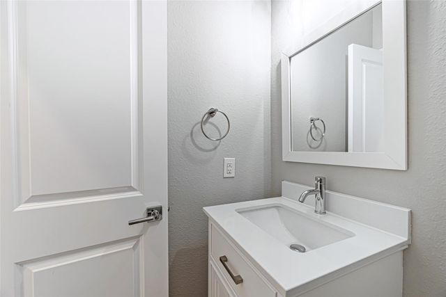 8423 Berry Brush Lane, Houston, TX 77022