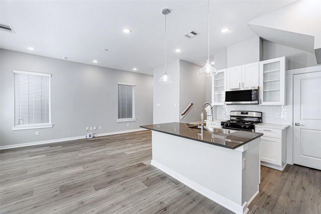 8423 Berry Brush Lane, Houston, TX 77022