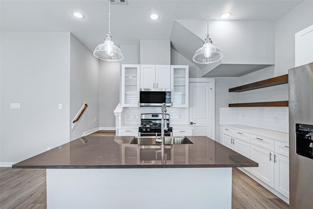 8423 Berry Brush Lane, Houston, TX 77022