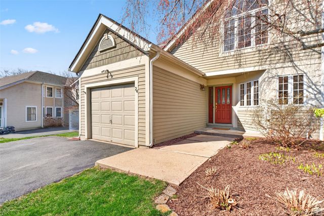 24 Coventry Circle, Mahopac, NY 10541