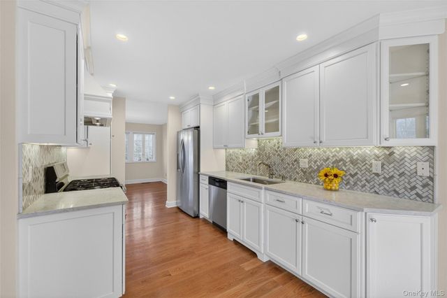 24 Coventry Circle, Mahopac, NY 10541