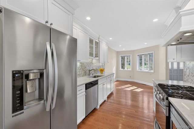 24 Coventry Circle, Mahopac, NY 10541