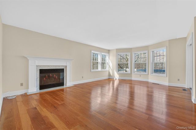 24 Coventry Circle, Mahopac, NY 10541