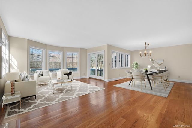 24 Coventry Circle, Mahopac, NY 10541