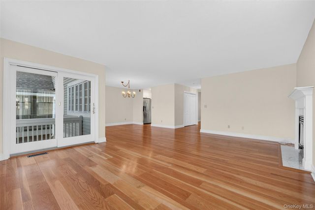 24 Coventry Circle, Mahopac, NY 10541
