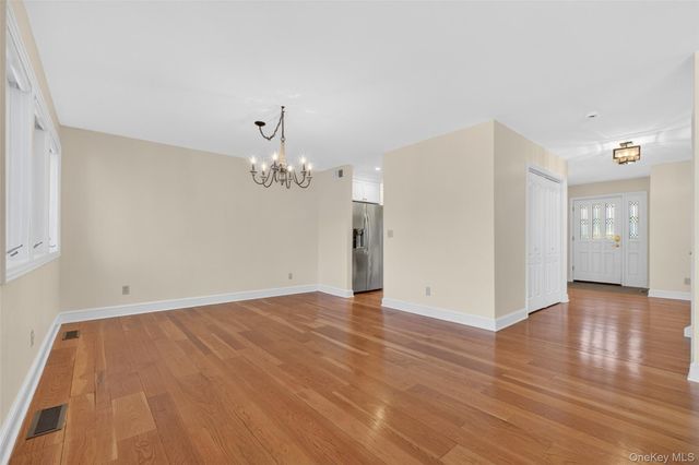 24 Coventry Circle, Mahopac, NY 10541
