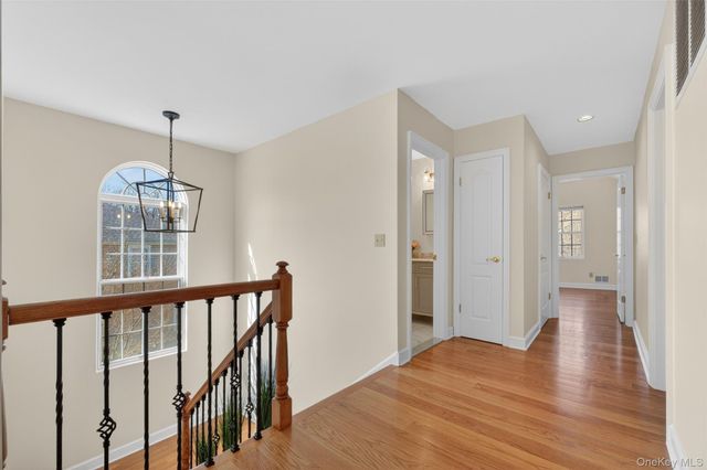 24 Coventry Circle, Mahopac, NY 10541