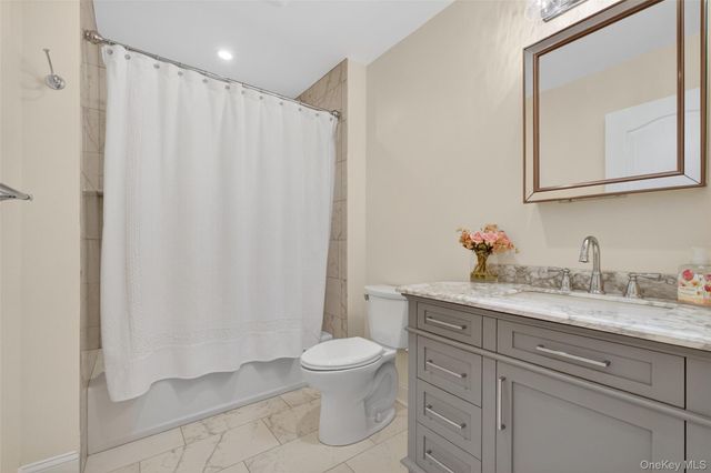 24 Coventry Circle, Mahopac, NY 10541