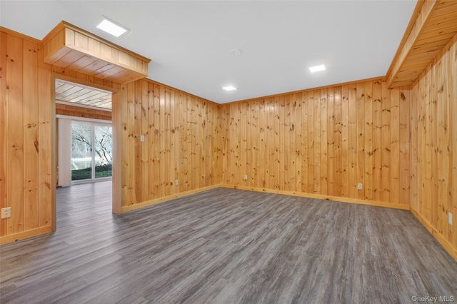 24 Coventry Circle, Mahopac, NY 10541