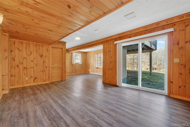 24 Coventry Circle, Mahopac, NY 10541