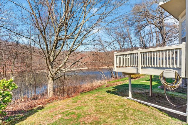 24 Coventry Circle, Mahopac, NY 10541