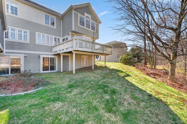 24 Coventry Circle, Mahopac, NY 10541