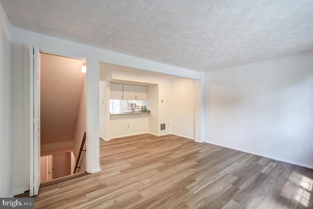 2880 S MEADE ST, Arlington, VA 22206