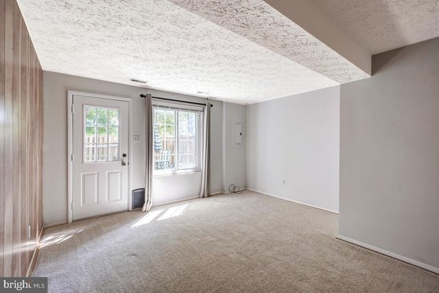 2880 S MEADE ST, Arlington, VA 22206