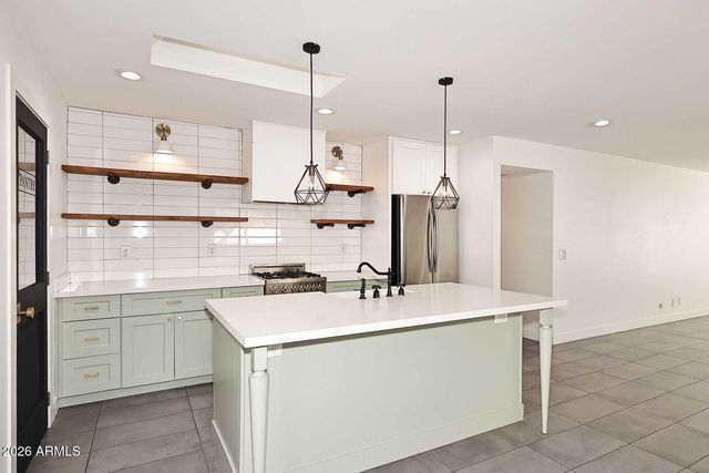 8302 E INDIANOLA Avenue, Scottsdale, AZ 85251