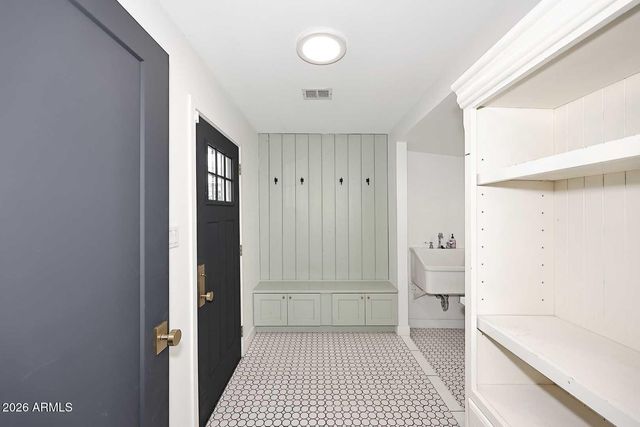 8302 E INDIANOLA Avenue, Scottsdale, AZ 85251