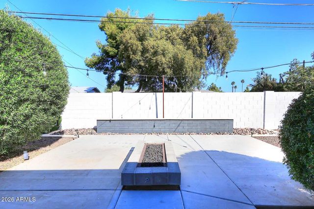 8302 E INDIANOLA Avenue, Scottsdale, AZ 85251