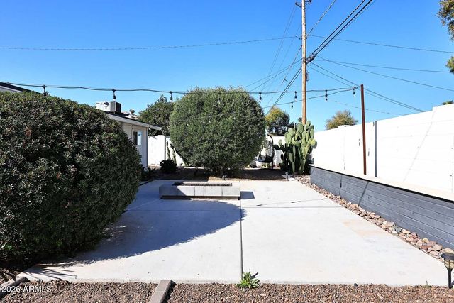 8302 E INDIANOLA Avenue, Scottsdale, AZ 85251