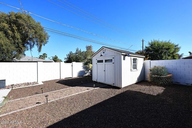 8302 E INDIANOLA Avenue, Scottsdale, AZ 85251