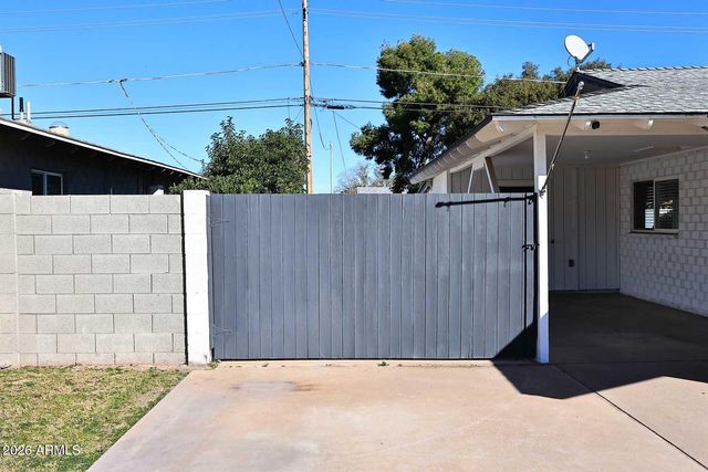 8302 E INDIANOLA Avenue, Scottsdale, AZ 85251