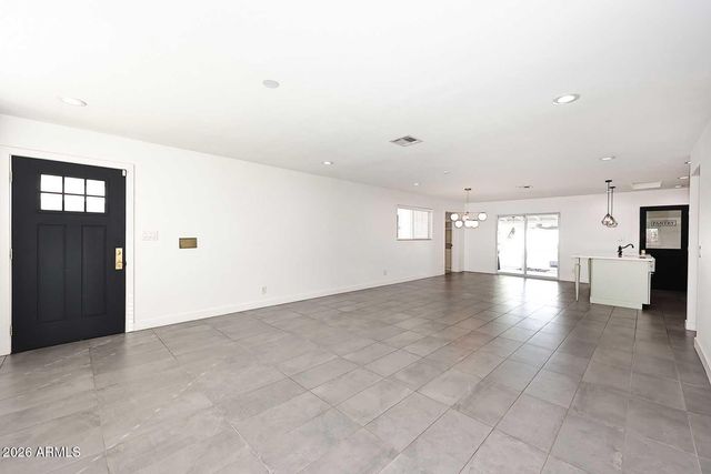 8302 E INDIANOLA Avenue, Scottsdale, AZ 85251