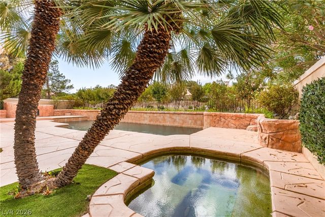 8490 Carmel Ridge Court, Las Vegas, NV 89113