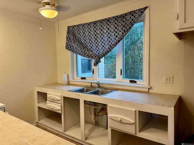 821 Iris Street, Baton Rouge, LA 70802