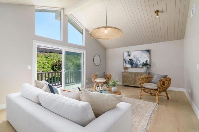 741 Santa Olivia, Solana Beach, CA 92075