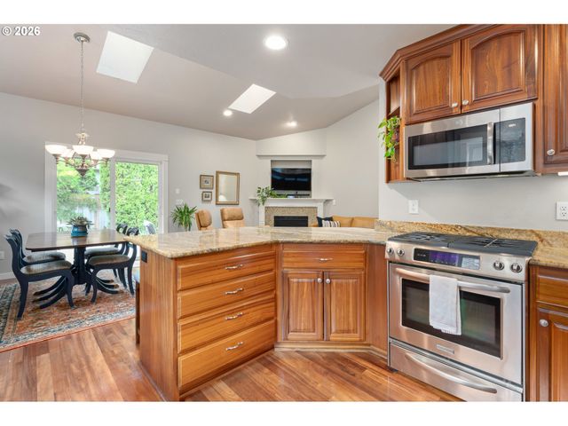 1333 BOND Ln, Eugene, OR 97401