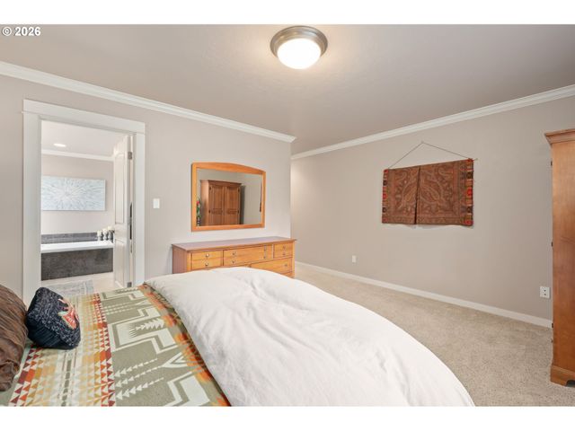 1333 BOND Ln, Eugene, OR 97401