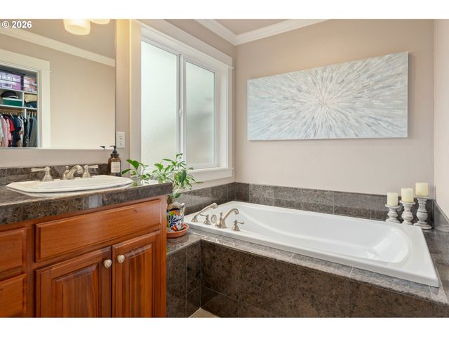 1333 BOND Ln, Eugene, OR 97401