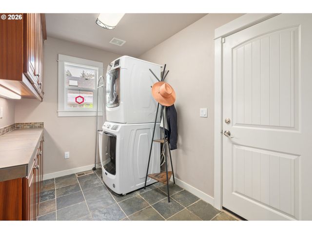 1333 BOND Ln, Eugene, OR 97401