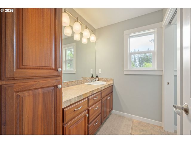 1333 BOND Ln, Eugene, OR 97401