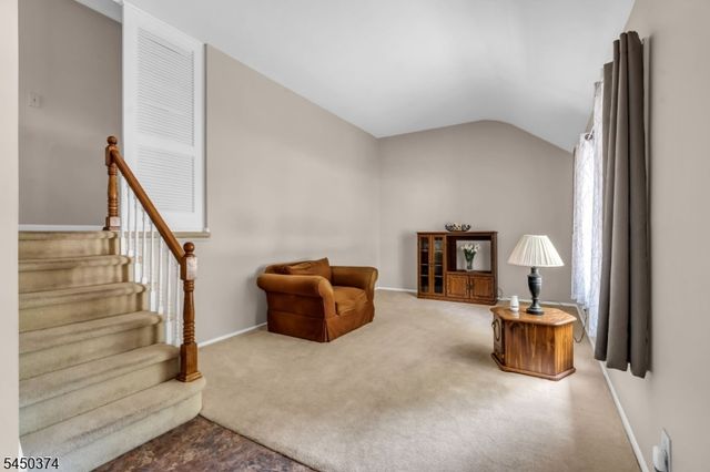 499 Old Stage Rd, Spotswood Boro, NJ 08884