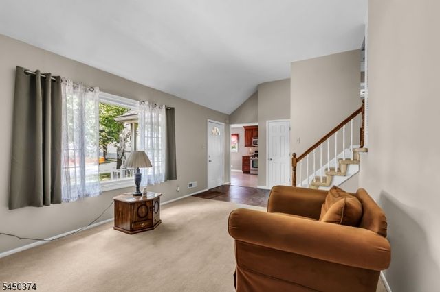 499 Old Stage Rd, Spotswood Boro, NJ 08884