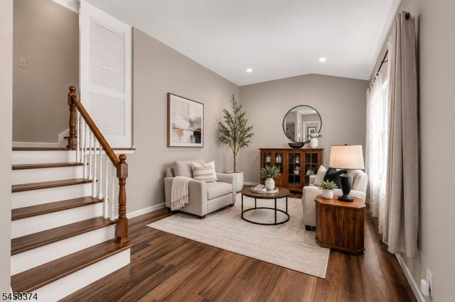 499 Old Stage Rd, Spotswood Boro, NJ 08884