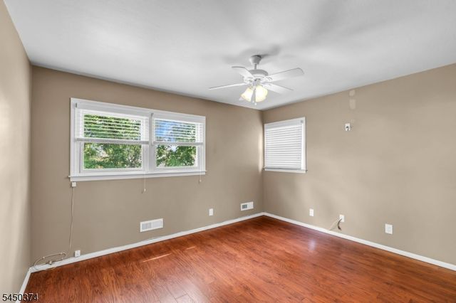 499 Old Stage Rd, Spotswood Boro, NJ 08884
