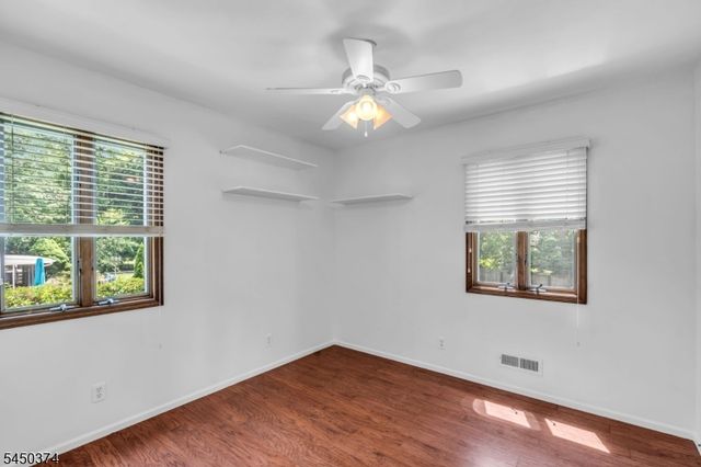 499 Old Stage Rd, Spotswood Boro, NJ 08884