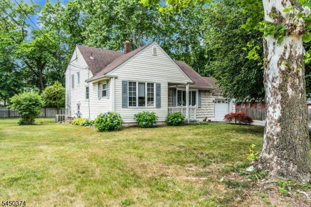 499 Old Stage Rd, Spotswood Boro, NJ 08884