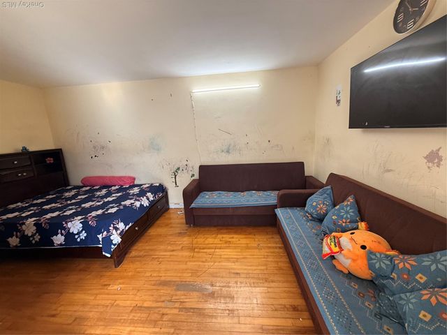 8811 34th Avenue 2H, Jackson Heights, NY 11372