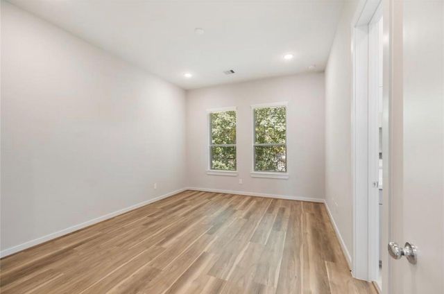 604 Thornton Oaks Road B, Houston, TX 77018