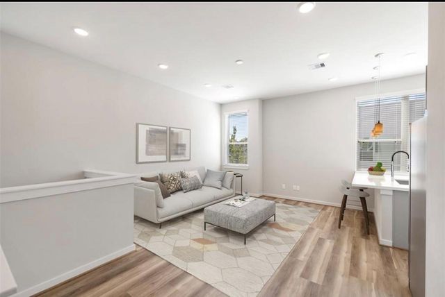 604 Thornton Oaks Road B, Houston, TX 77018