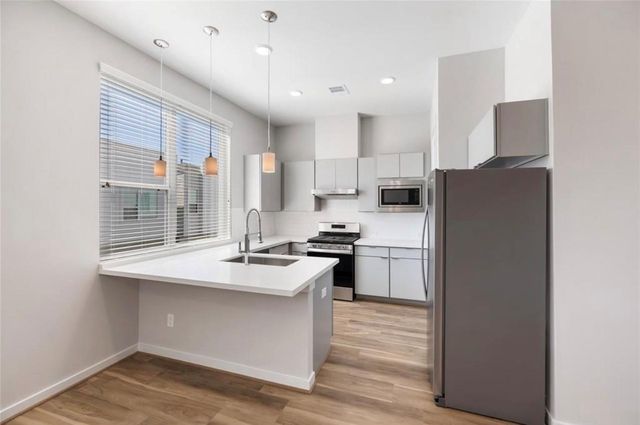 604 Thornton Oaks Road B, Houston, TX 77018