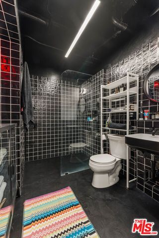 215 W 7th Street 407, Los Angeles, CA 90014