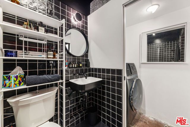 215 W 7th Street 407, Los Angeles, CA 90014