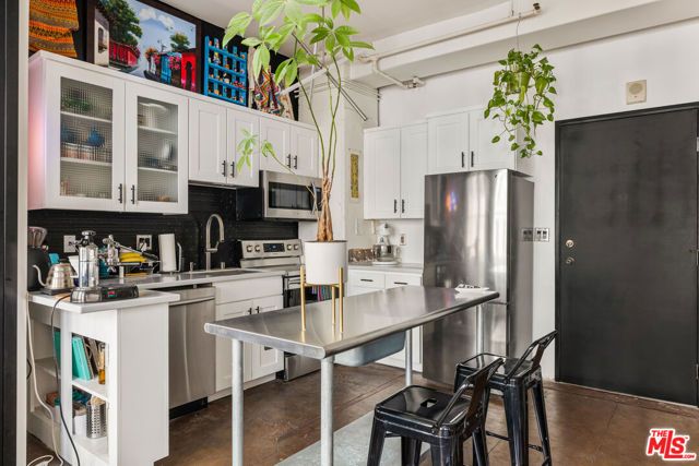 215 W 7th Street 407, Los Angeles, CA 90014